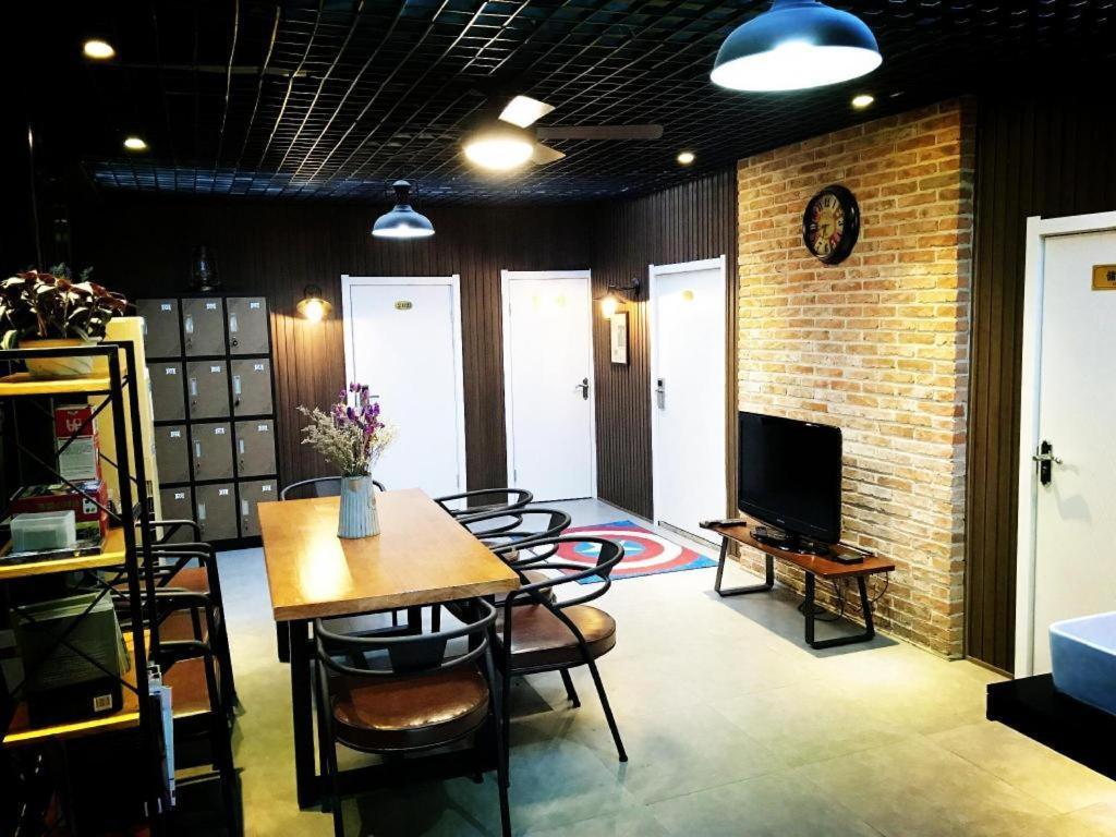 Lantian Garden Hostel Thanh Đảo Ngoại thất bức ảnh